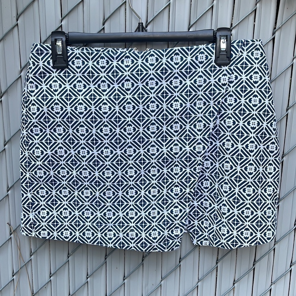 Hollister Blue and White Pattern Skort Size 9